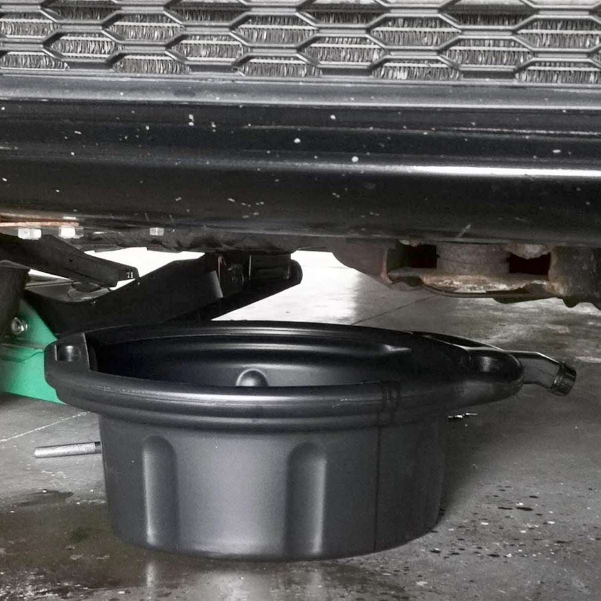 HKTE 16L Oil Drain Pan, 4.2 Gallon Large Capacity Oil Change Pan with Anti-Splash Lip & Wide Pour Spout, Heavy Duty HDPE Oil Catch Container for Cars, Trucks, SUV Maintenance