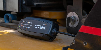 CTEK - 40-206 MXS 5.0 Fully Automatic 4.3 amp Battery Charger and Maintainer 12V