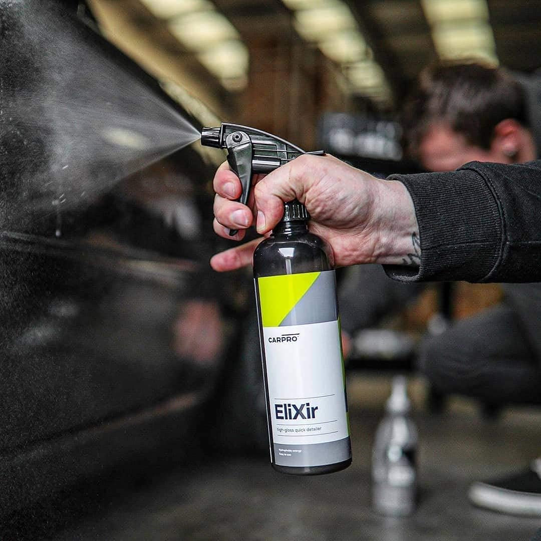 CARPRO EliXir Quick Detailer with Sprayer - Quick Detail Provides a Fast Layer of Depth, Gloss, and Hydrophobic Energy - Liter (34oz)