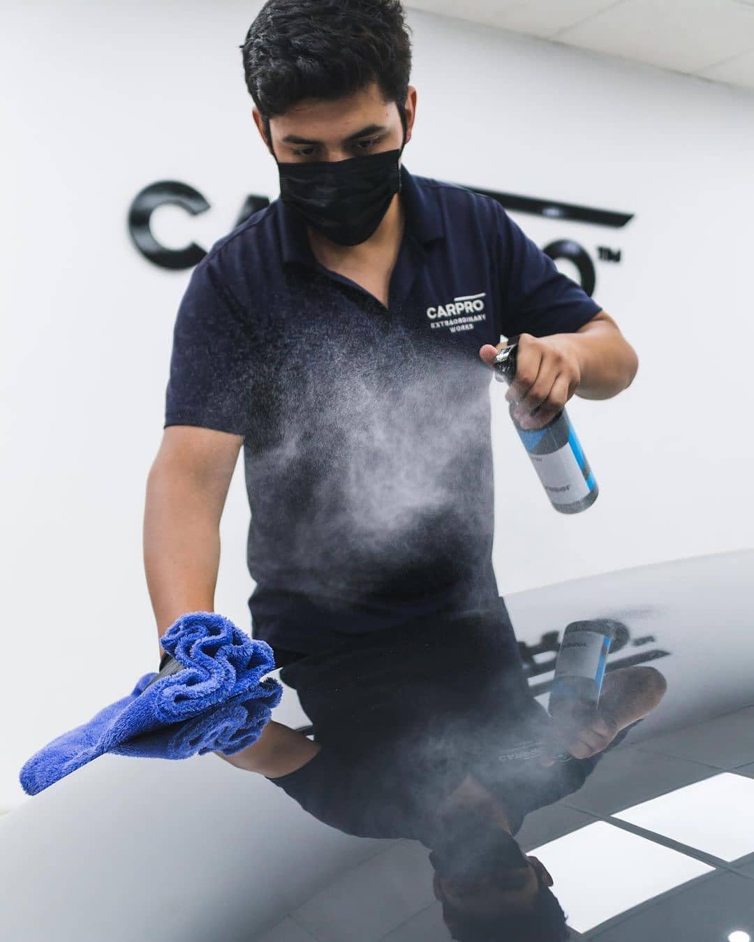 CARPRO Eraser Polish & Oil Remover - Ceramic Coating Prep, Complete Removal of Polishing Oils for Application of CQUARTZ Ceramic Coat, Anti-Static, Dust Free, No Silicone - 1 Liter (34oz) and Sprayer
