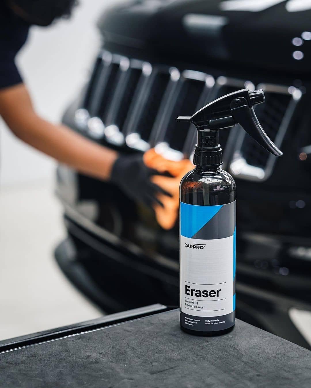 CARPRO Eraser Polish & Oil Remover - Ceramic Coating Prep, Complete Removal of Polishing Oils for Application of CQUARTZ Ceramic Coat, Anti-Static, Dust Free, No Silicone - 1 Liter (34oz) and Sprayer
