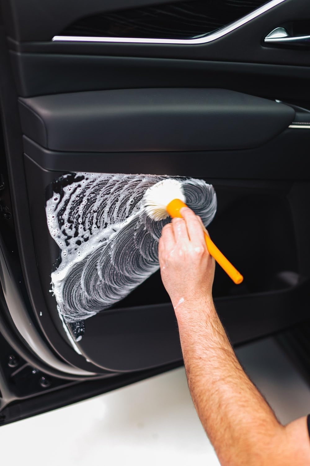 P & S PROFESSIONAL DETAIL PRODUCTS Swift Clean & Shine - Interior Cleaner & Protectant for Leather, Vinyl, Plastic - Cleans, Conditions & Leaves a Satin Finish - Fresh Scent - 16 oz