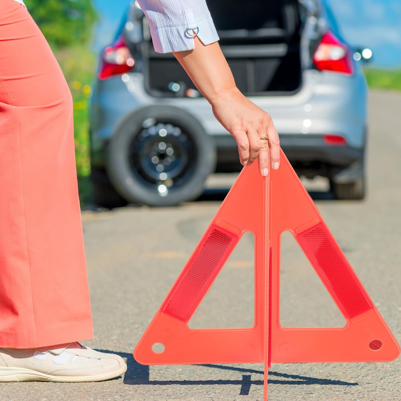 Unomor Car Road Warning Sign Reflective Road Safety Kit Triangle Emergency Reflective Triangle for Roadside Assistance Vehicle Maintenance Construction Portable Lightweight 10.07 X 10.07 X 8.85 in