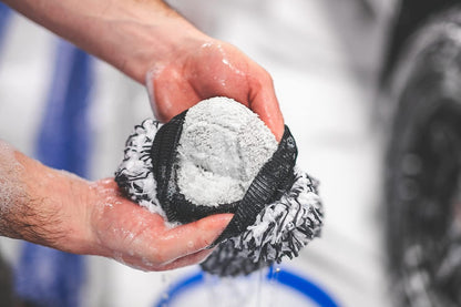 The Rag Company - The Cyclone Ultra Wash Mitt 8in x 9in and Cyclone Ultra Wash Pad 10in x 10in - 70/30 Blend Korean Microfiber, Foam Padding, Scratch-Free, Lint-Free, Black (2-Pack)