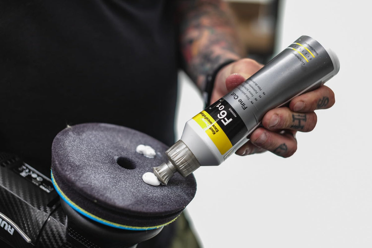 KOCHCHEMIE Fine Cut Polishing Compound - Silicone-Oil-Free; Designed for All Paint Types; for Removing Medium to Heavy Defects, Scratches, and Sanding Marks Up to 2500 Grade (250 milliliters)