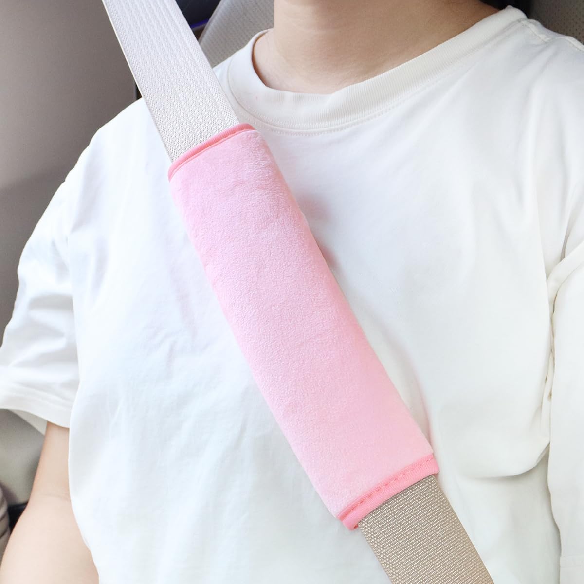 yuntop 2 PCS Car Seat Belt Pads Cover Soft Seat Belt Shoulder Pad Safety Belt Strap Shoulder Pad Comfortable Driving Compatible with Most Cars Helps Protect You Neck and Shoulder (Black)