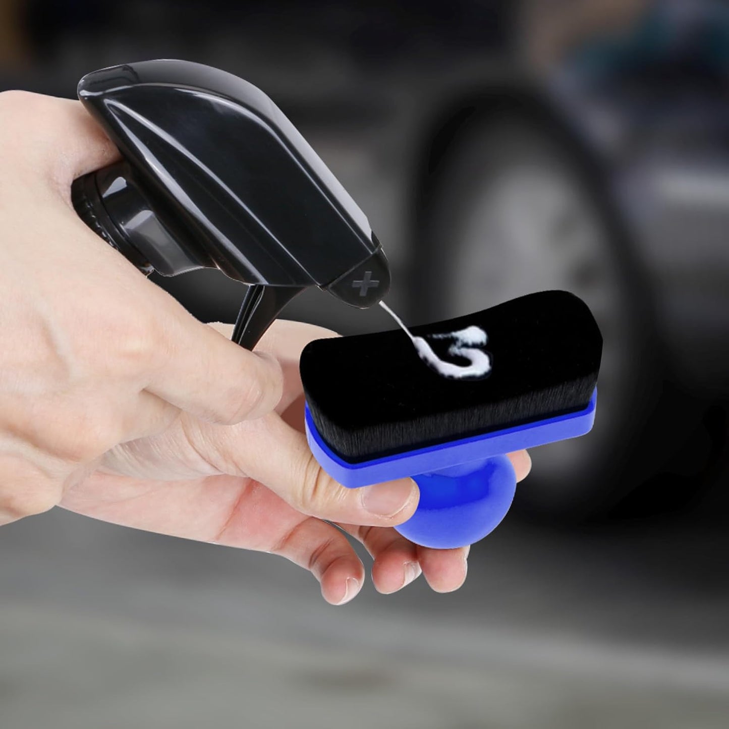 Car Tire Shine Applicator,Vegan Tire Shine Applicator with Curved Brush Head - Large Automotive Tire Dressing Applicator Brush with Storage Stand for Tire Detailing, 3.6 Inch Length (Black)
