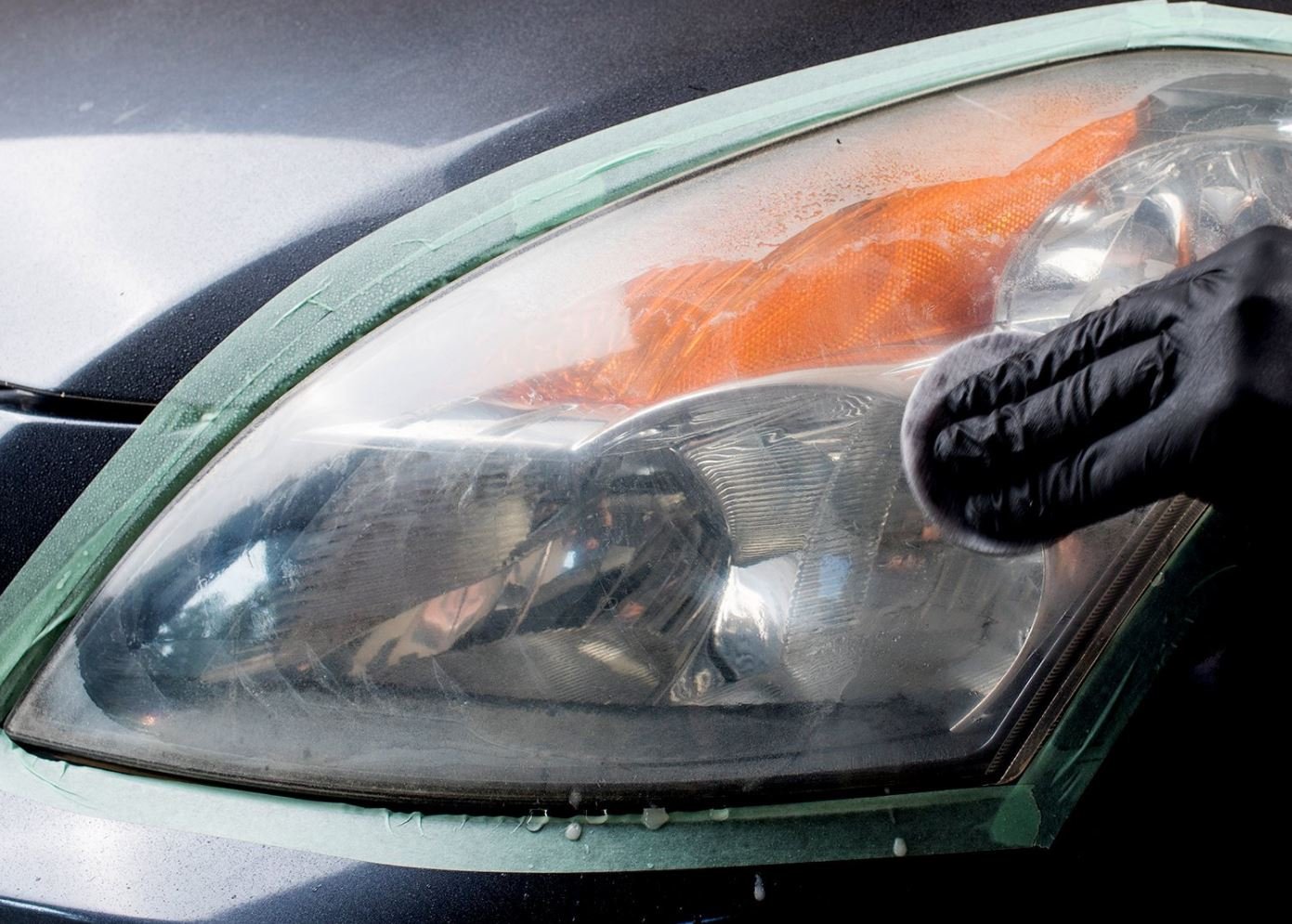 3M Quick and Easy Headlight Restoration Kit, Removes Light Yellowing in 15-Minutes, 39193, 1 Kit