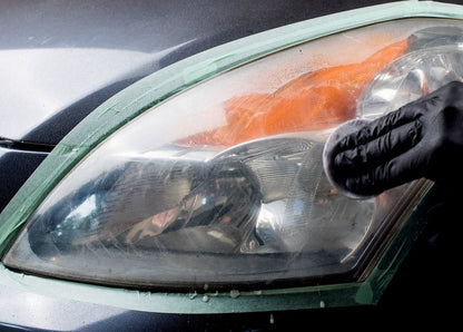 3M Quick and Easy Headlight Restoration Kit, Removes Light Yellowing in 15-Minutes, 39193, 1 Kit