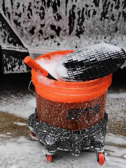 SPTA 32Pcs Car Wash Bucket Set, 20L Scratch Free Detailing Bucket with Car Wash Filter Wash Mitt Sponge Towels Tire Detailing Brush Set, Exterior Interior Car Detailing Set, Complete Car Care Tools