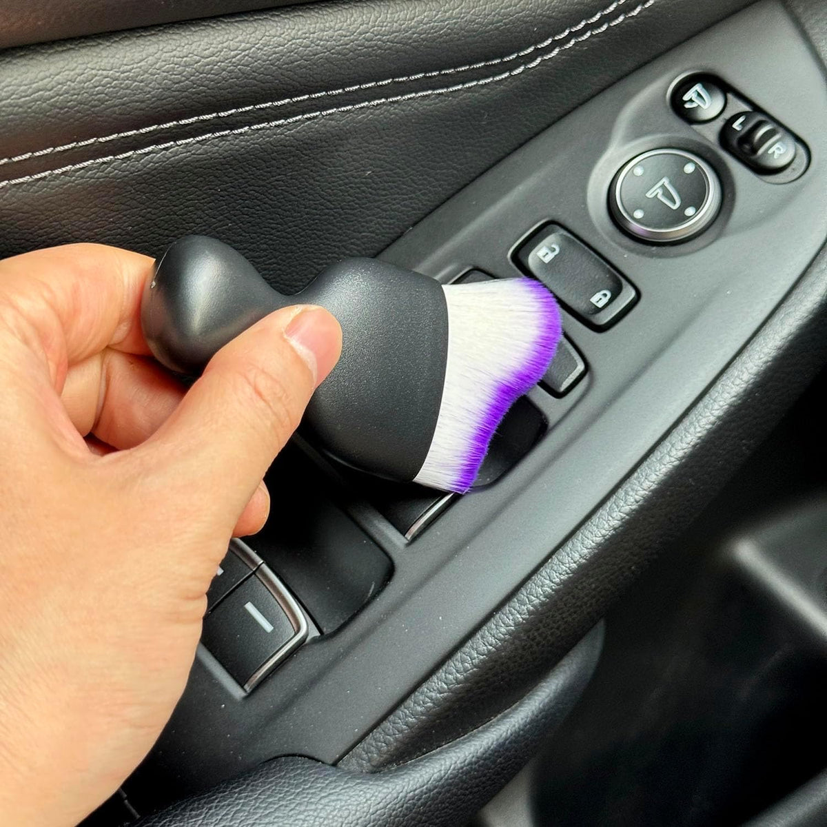 Car Detailing Brush, Soft Bristle Cleaning Brush, Scratch-Free Auto Duster Tool for Dashboard, Air Vents, Leather & Interior Cleaning (Black&Brown)