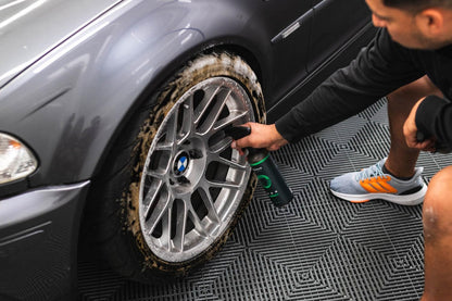 Armour Detail Supply - Iron - Iron, Brake Dust & Fallout Remover - Low-Odor, Non-Acid, pH-Neutral Formula for Removing Ferrous Material from Wheels and Painted Surfaces - 16 oz