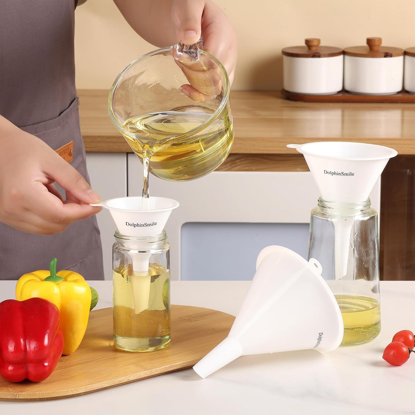 Plastic Kitchen Funnel Set of 3, Round Kitchen Funnels for Filling Bottles, Durable and Multifunctional Funnels for Filling Canning, Cooking, Lab or Car Oil (Gray)