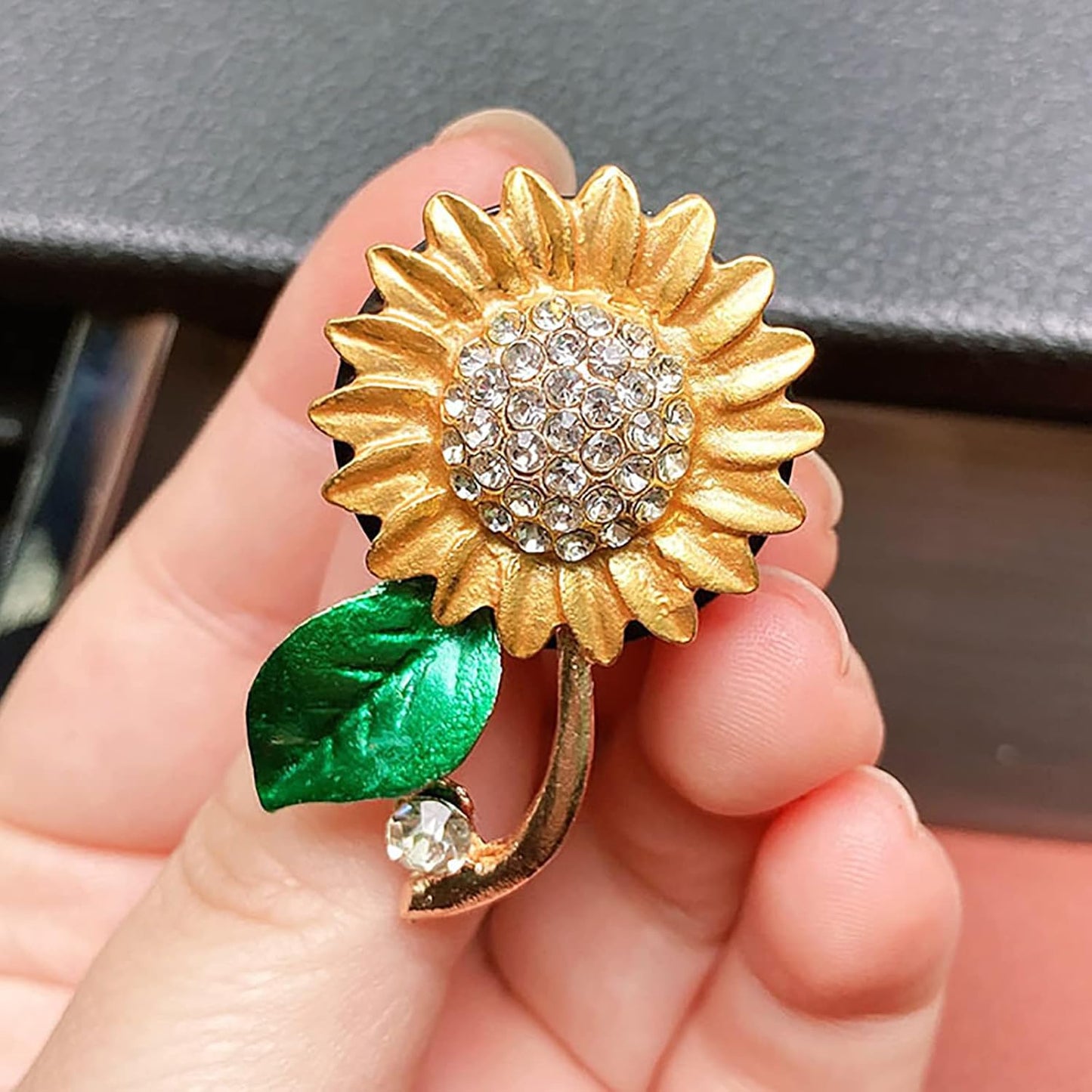 2 Pieces Small Bee Air Vent Clips Bling Bee Car Accessories Cute Car Air Freshener Rhinestone Gift Decorations Charm Car Clip Interior Air Vent Decor