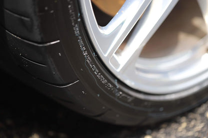 303 Products High Gloss Tire Shine And Protectant - Long Lasting, Water Based Formula - Lasts For Weeks - No Harmful Silicones - Lasts Weeks Not Days, 16 fl. oz. (30395CSR) Packaging May Vary