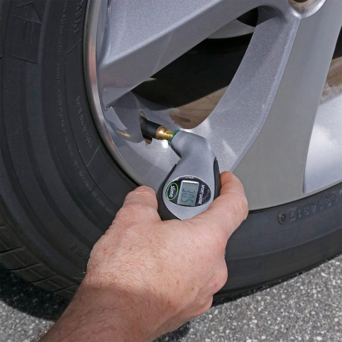 Slime 20049 Tire Pressure Gauge, Large Face Dial Analogue Gauge, 5-60 PSI