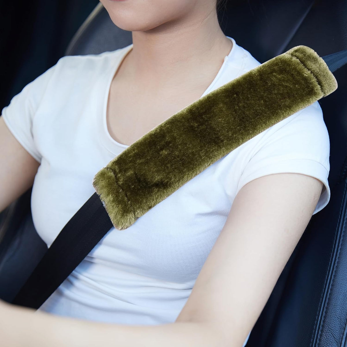 MOONET 2 Packs Car Seatbelt Covers Shoulder Pad for More Comfortable Driving, Universal Seat Belt Cover for Handbag Camera Backpack Straps, Soft Faux Sheepskin Wool Seat Belt Cushion (Beige)