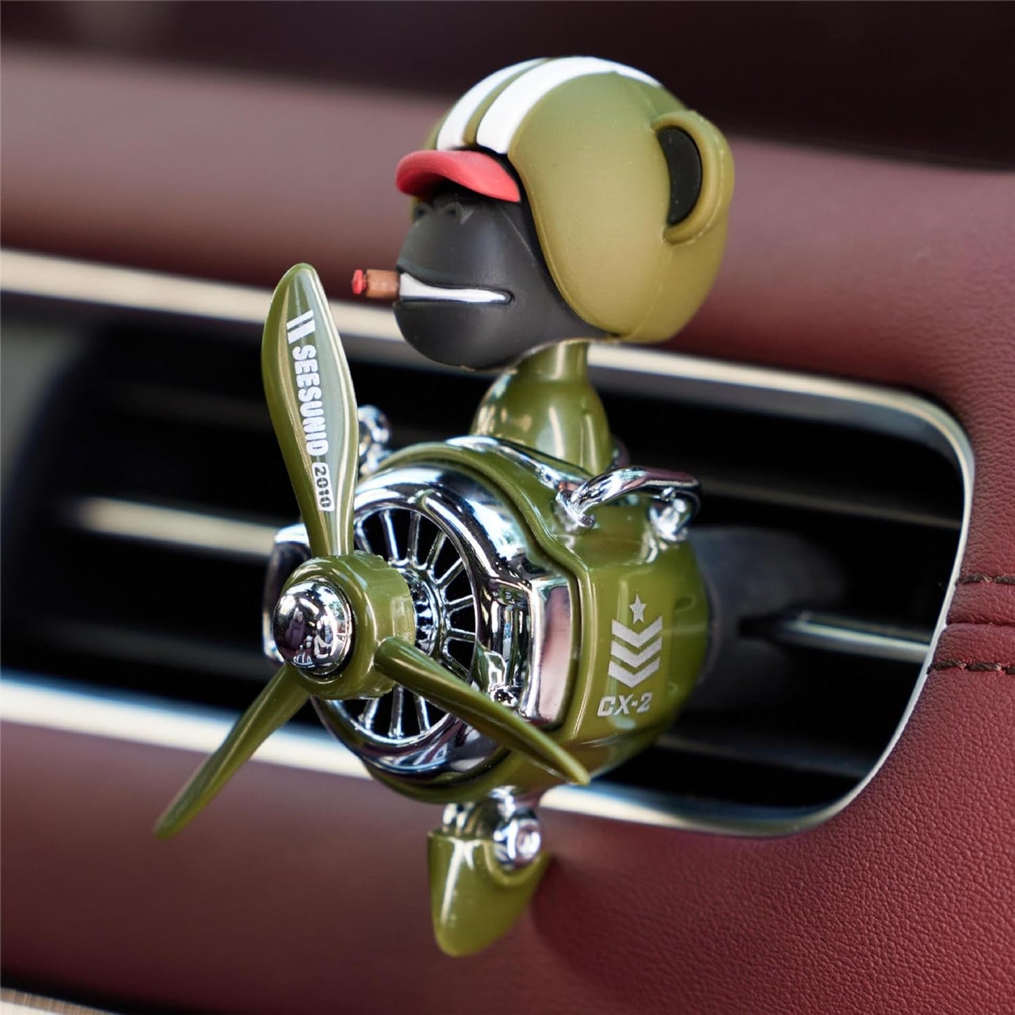 Pilot Car Air Freshener, Cute Dog Car Vent Clip Air Freshener Automotive Air Outlet Fan Diffuser, Automotive Interiors Vent Decoration (Shake Head Style - Dog)