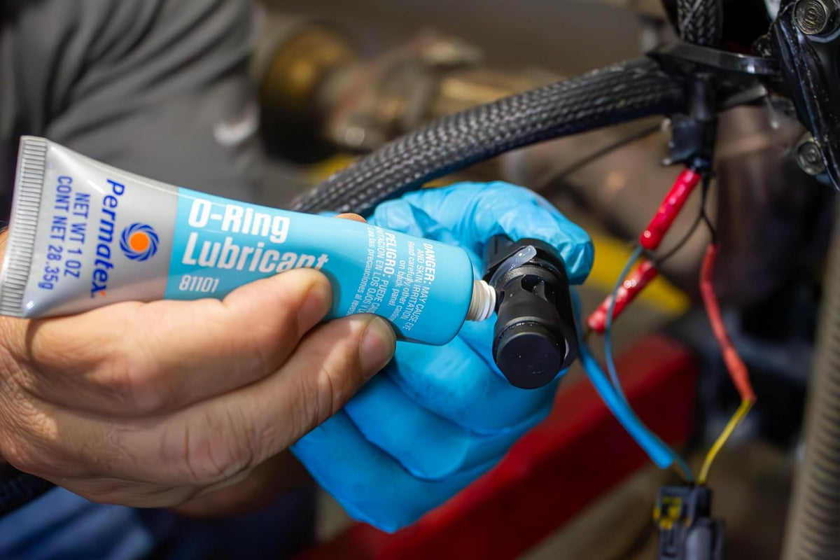 Permatex 22058 Dielectric Tune-Up Grease, 3oz. - High Performance Dielectric Grease Used to Protect Terminals, Spark Plugs, Wiring and Other Electrical Connections Against Salt, Dirt, and Corrosion