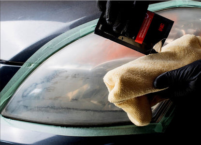 3M Quick and Easy Headlight Restoration Kit, Removes Light Yellowing in 15-Minutes, 39193, 1 Kit