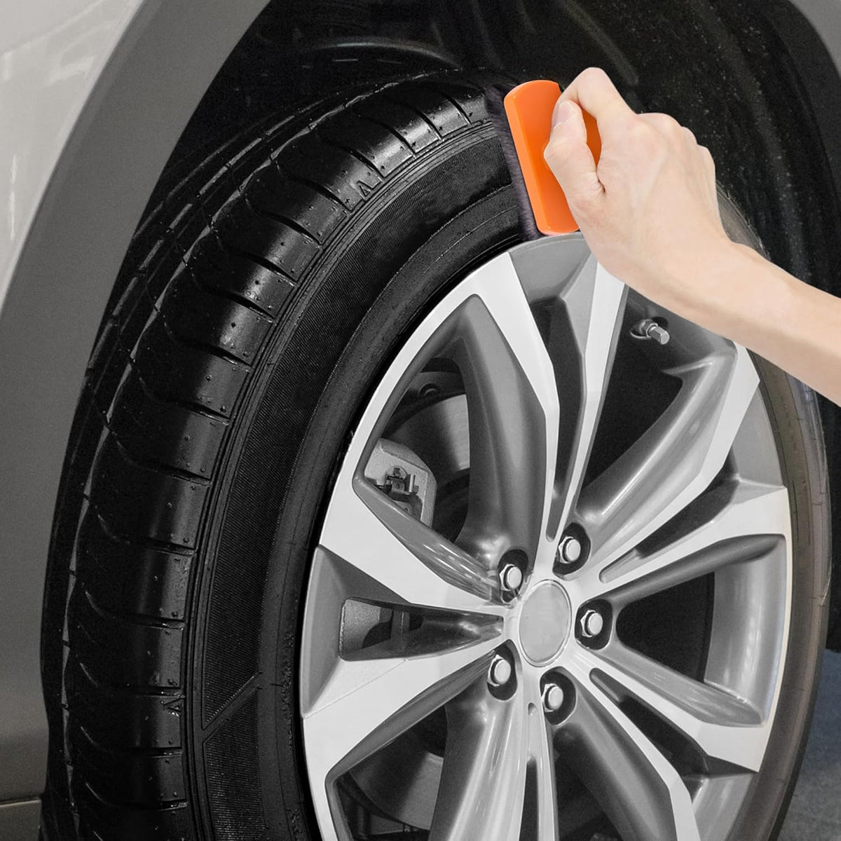 Car Tire Shine Applicator,Vegan Tire Shine Applicator with Curved Brush Head - Large Automotive Tire Dressing Applicator Brush with Storage Stand for Tire Detailing, 3.6 Inch Length (Black)