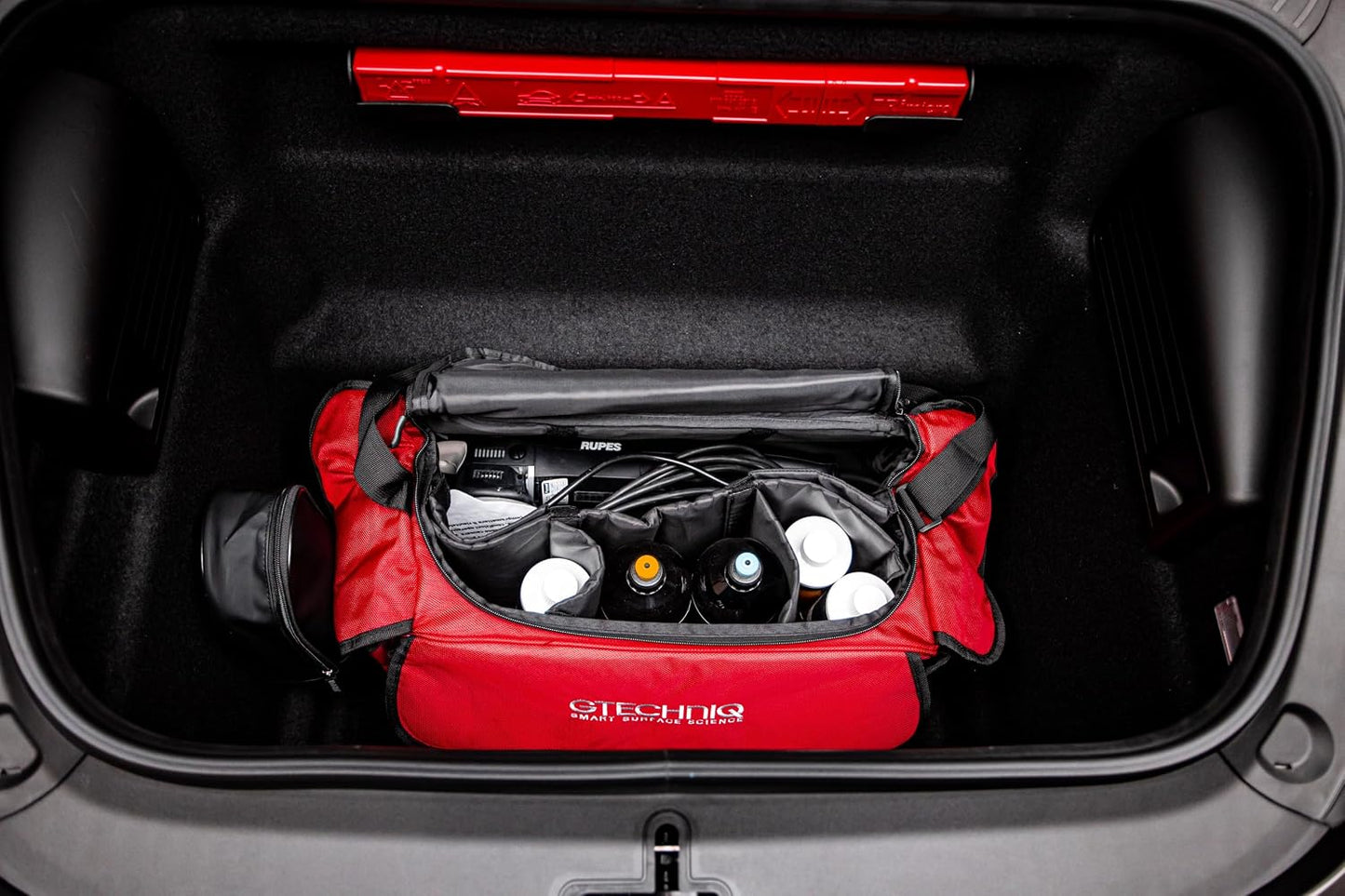 Gtechniq Detailer Bag for Cars, 26.8" x 9.8" x 11" | Organize and Store Your Detailing Products and Polishing Machines, Configurable Inside, Two Side Pockets with Elastic Retainer, Large Front Pocket