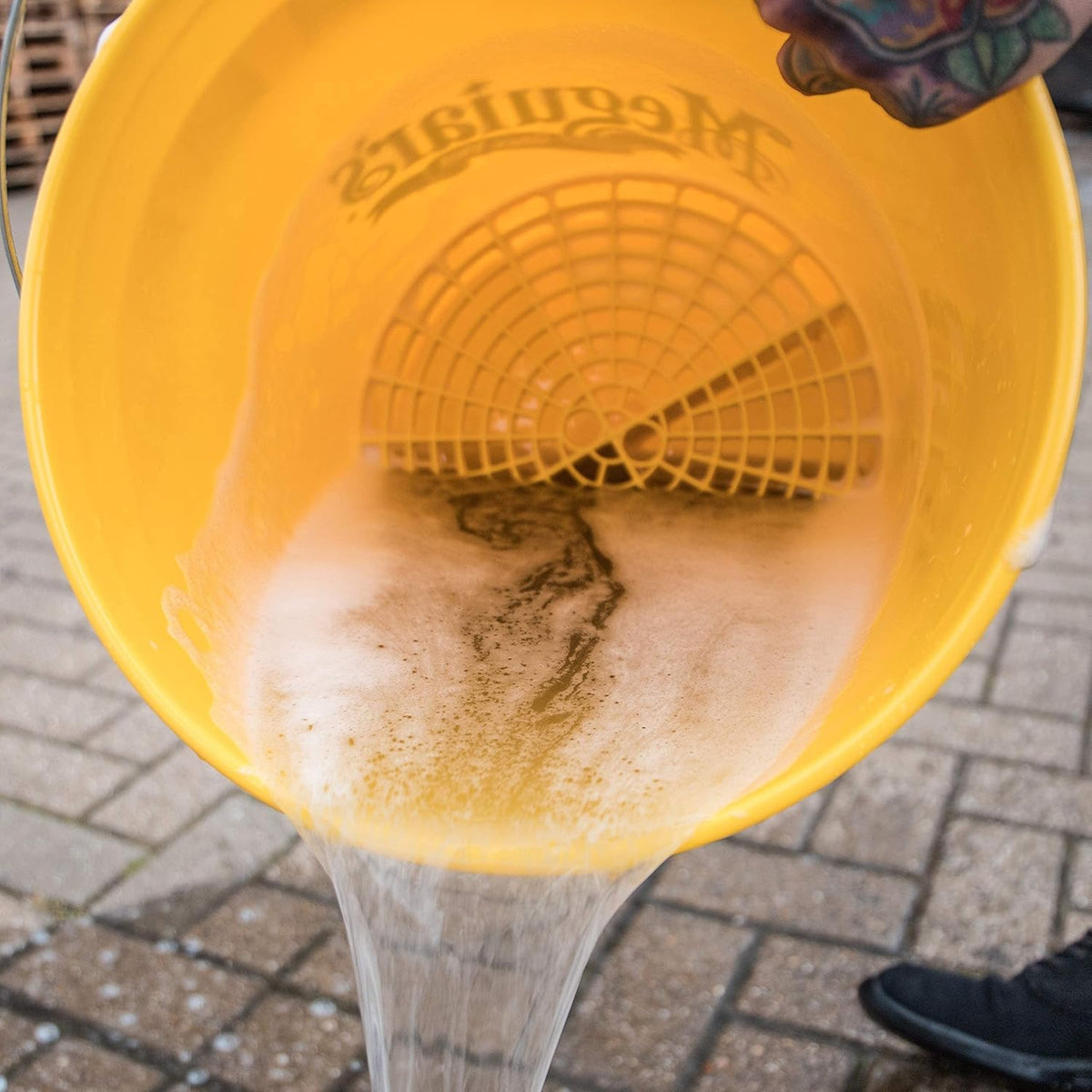 Meguiar's Yellow Bucket, Car Wash Bucket for Water and Suds - 3.5 Gallon