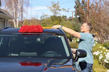 California Car Duster Super Duster, Red X-Large Truck and SUV Duster with Wood Handle 73668