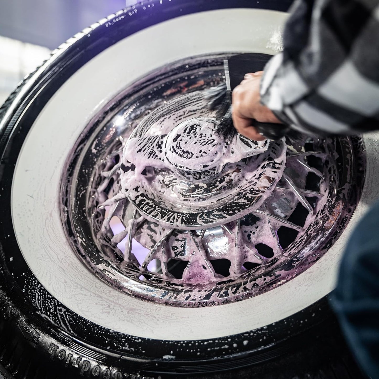 Turtle Wax X Mister Cartoon 54251 All Wheel Cleaner, Removes Surface Contaminants, Brake Dust and Rust, Safe for Paint and Wraps, Metal, and Glass, Low Odor Color Changing Formula, 23 oz.