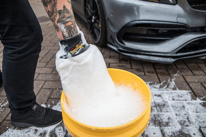 Meguiar's X3002 Microfiber Wash Mitt, Car Wash Mitt for DIY Drivers & Detailers—Designed for Scratch-Free Washing; Use On Exterior Paint and Clear Coat On Cars, Trucks & Suvs