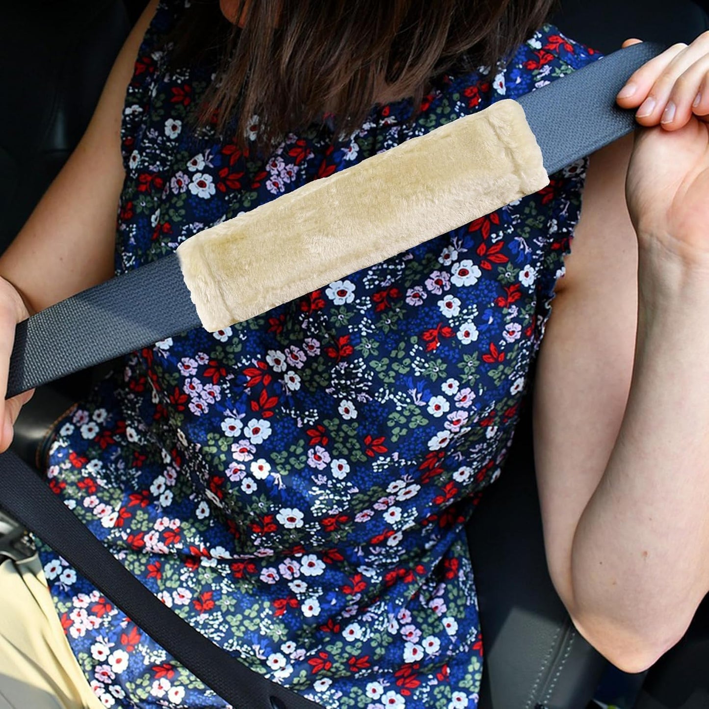 MOONET 2 Packs Car Seatbelt Covers Shoulder Pad for More Comfortable Driving, Universal Seat Belt Cover for Handbag Camera Backpack Straps, Soft Faux Sheepskin Wool Seat Belt Cushion (Beige)