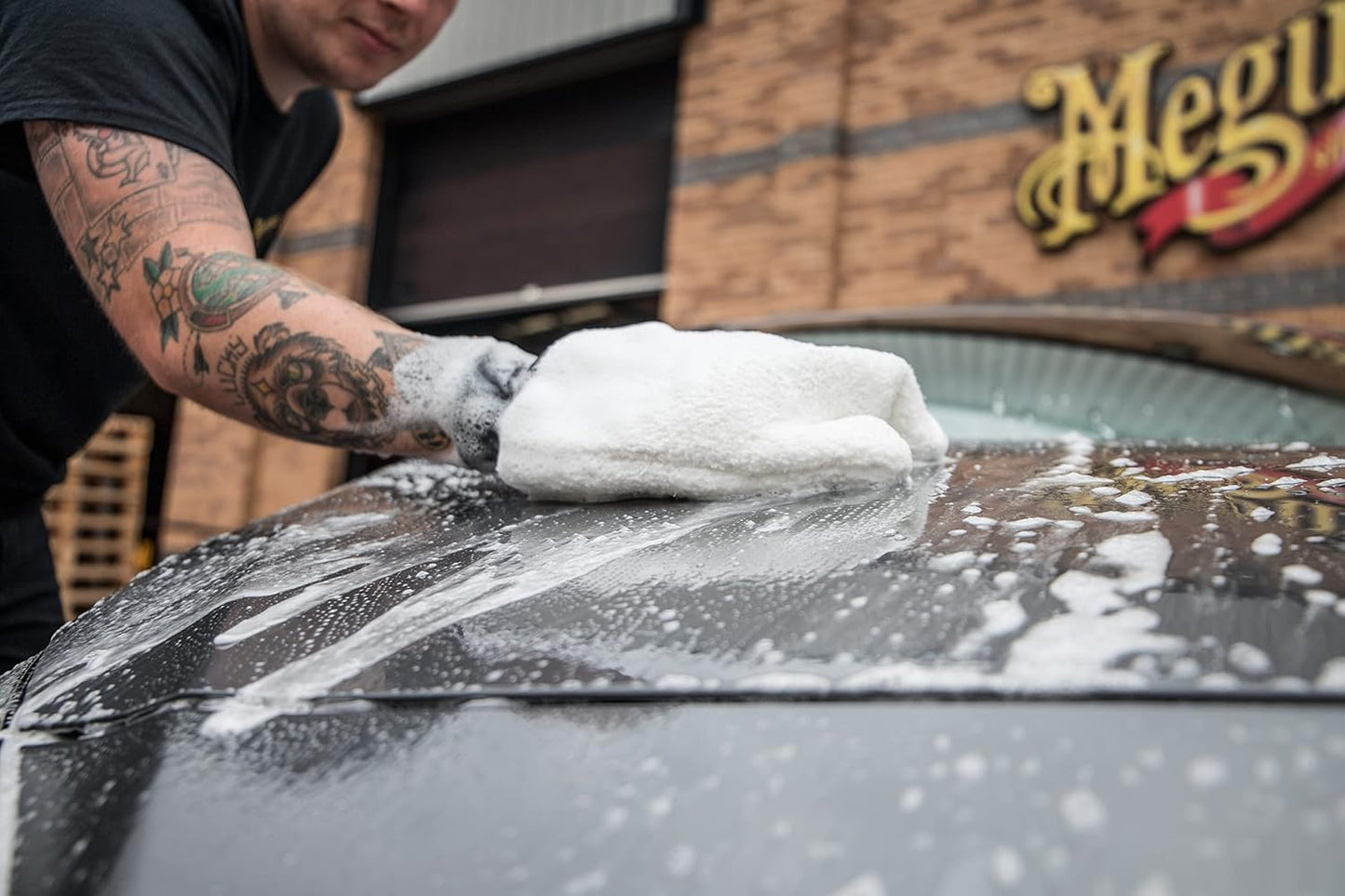 Meguiar's X3002 Microfiber Wash Mitt, Car Wash Mitt for DIY Drivers & Detailers—Designed for Scratch-Free Washing; Use On Exterior Paint and Clear Coat On Cars, Trucks & Suvs