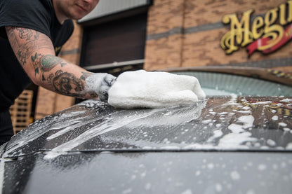 Meguiar's X3002 Microfiber Wash Mitt, Car Wash Mitt for DIY Drivers & Detailers—Designed for Scratch-Free Washing; Use On Exterior Paint and Clear Coat On Cars, Trucks & Suvs