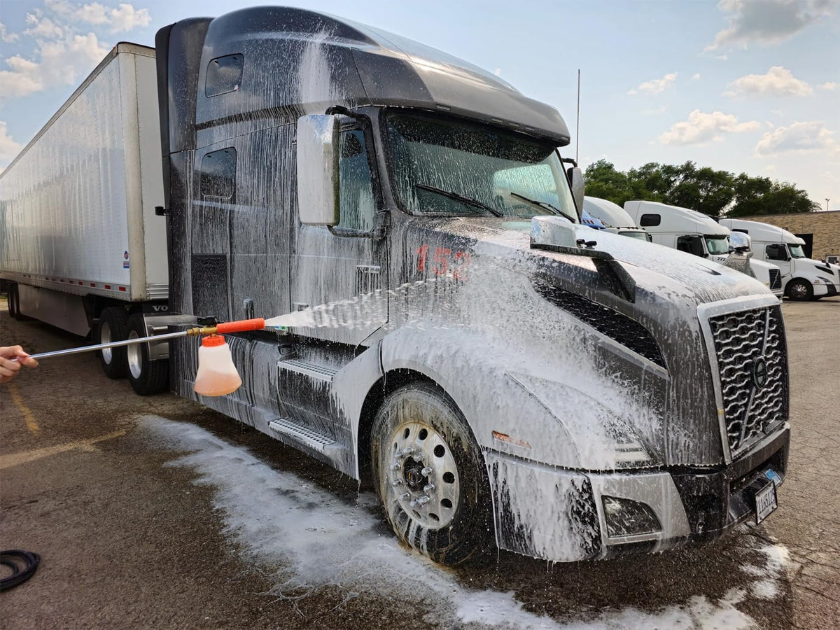 Wash Chems Pro 30 Touchless One Step Car Wash Detergent Soap - Highly Concentrated, makes up to 30 gal of Cleaner, No Brushing, Commercial Grade - Great for Trucks, RVs & Tractors.