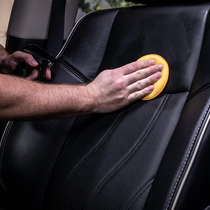 Meguiar's Gold Class Leather Conditioner Spray - Premium Car Leather Conditioner - Protect Your Car's Seats from Cracking, Fading and Drying Out - Keep It Looking and Feeling New, 16 Oz