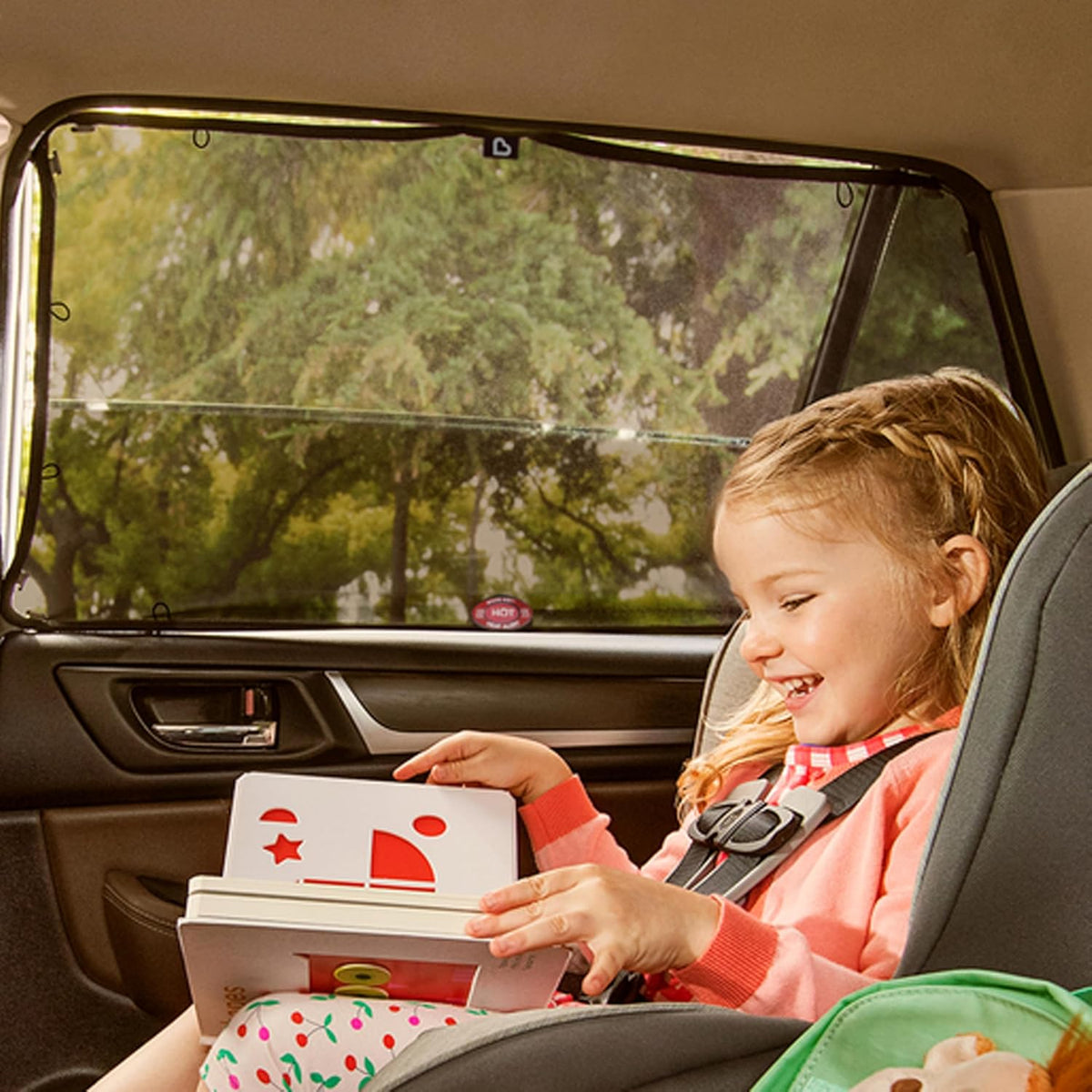 Munchkin® Brica® Magnetic Stretch to Fit™ Car Window Shade for Baby, Side Window Sun Shade, Black, 1 Pack