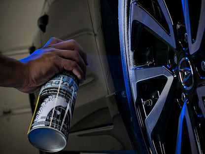 Meguiar's Ultimate Insane Shine Foam, Long-Lasting Tire Shine for an Extreme Shine and Gloss, Rich, Dark and Consistent Finish, No Wiping or Rinsing Required, 19 Oz