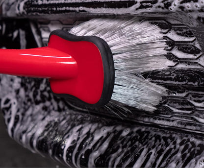 Mothers Car Wash Brush, Wheel and Fender Brush, Short Handle Tire Cleaner for Car Detailing, 10 Inch, Red/Black