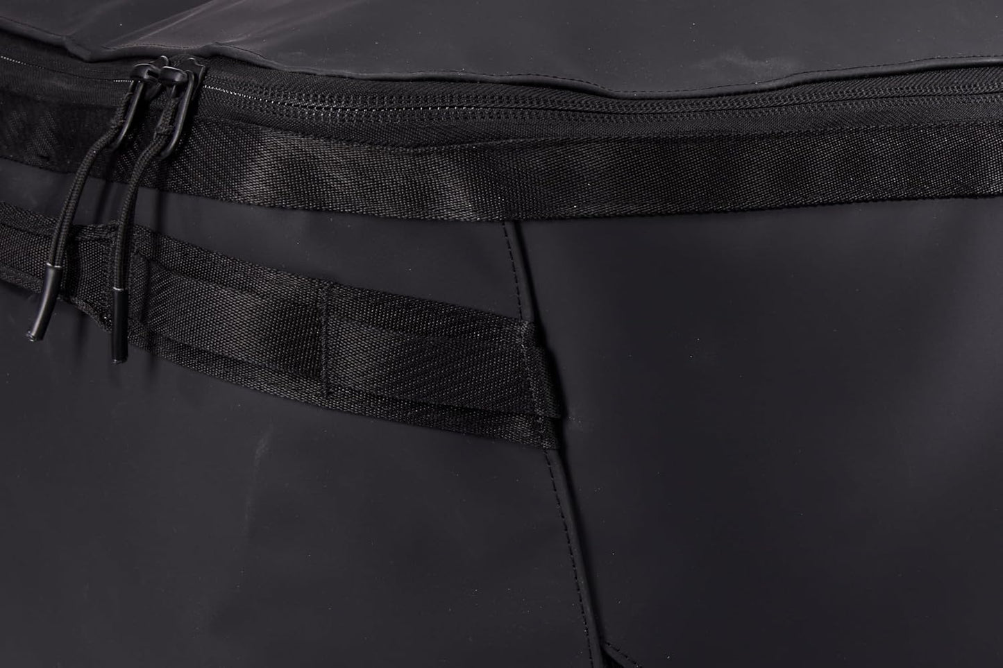 Thule Chasm Gear Hauler, Waterproof Base, Internal Pockets and Movable Divider Panels