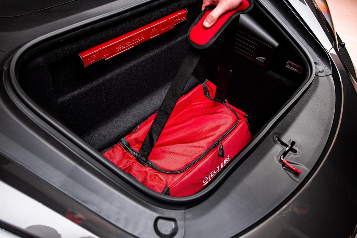 Gtechniq Detailer Bag for Cars, 26.8" x 9.8" x 11" | Organize and Store Your Detailing Products and Polishing Machines, Configurable Inside, Two Side Pockets with Elastic Retainer, Large Front Pocket
