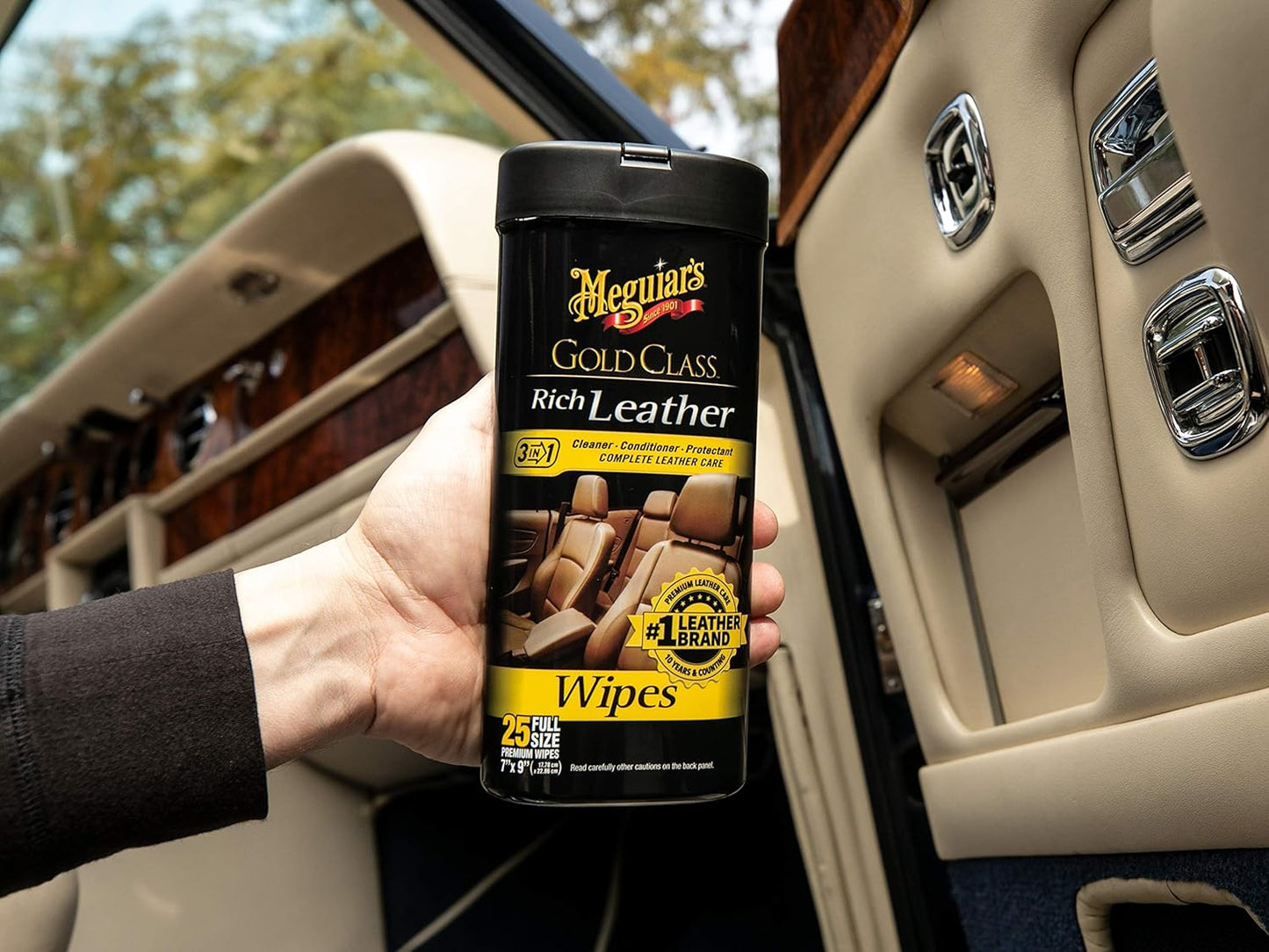 Meguiar’s Gold Class Rich Leather Wipes - Leather Car Cleaning Wipes that Offer Conditioning and UV Protection, Rich Moisturizers Help Prevent Leather From Drying Out and Cracking, 30 Wipes