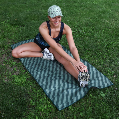 Sprints Athletic Running Towel, Full-Sized, Car Seat Cover - Performance Microfiber (Garden of Races Past)