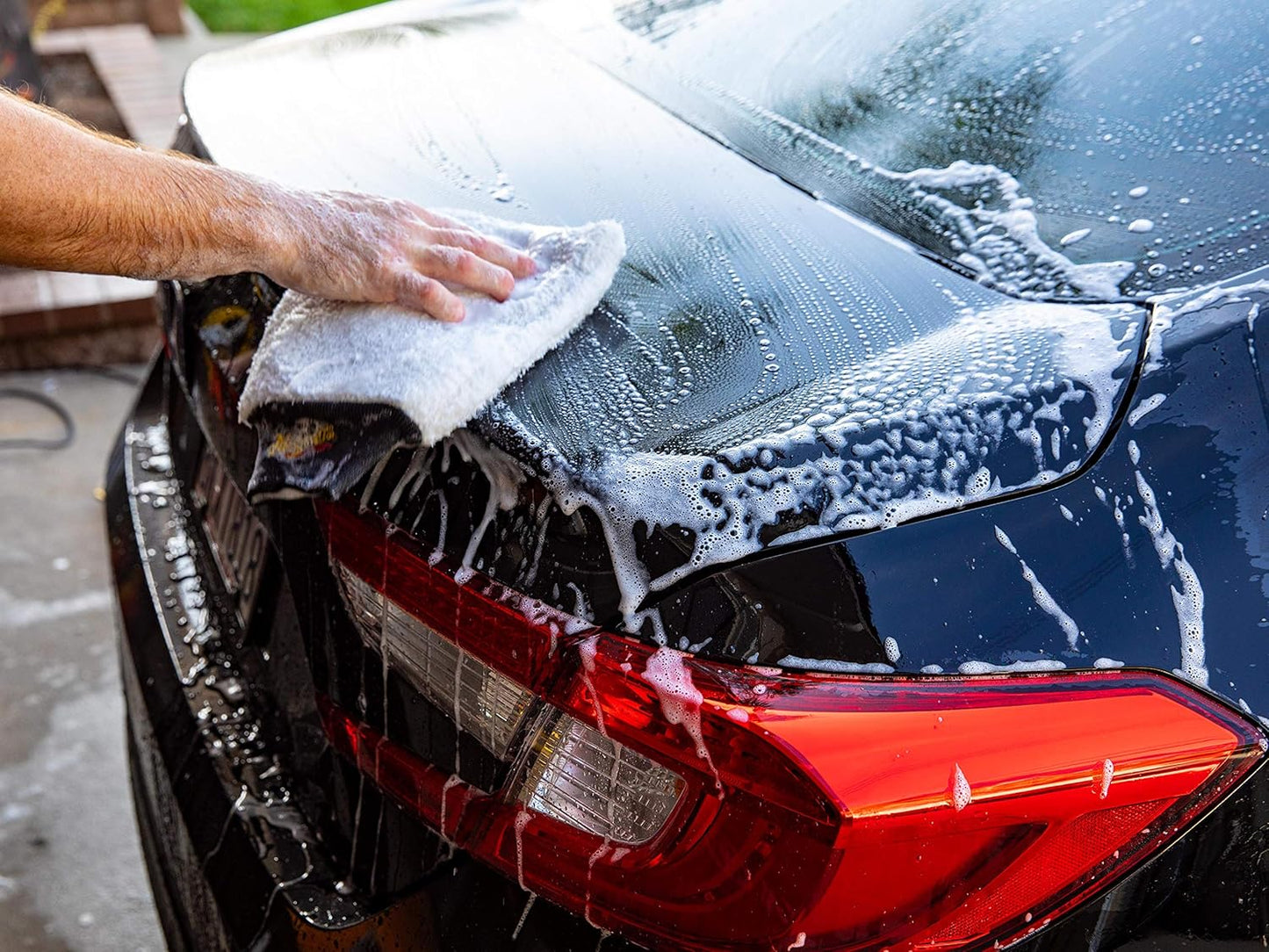 Meguiar's Shampoo Plus, Lubricating Car Wash Soap Lifts Dirt and Grime Off Car Surfaces, Cleans Paint Without Swirling or Scratching, Deepens Gloss and Boosts Shine, 1 Gal