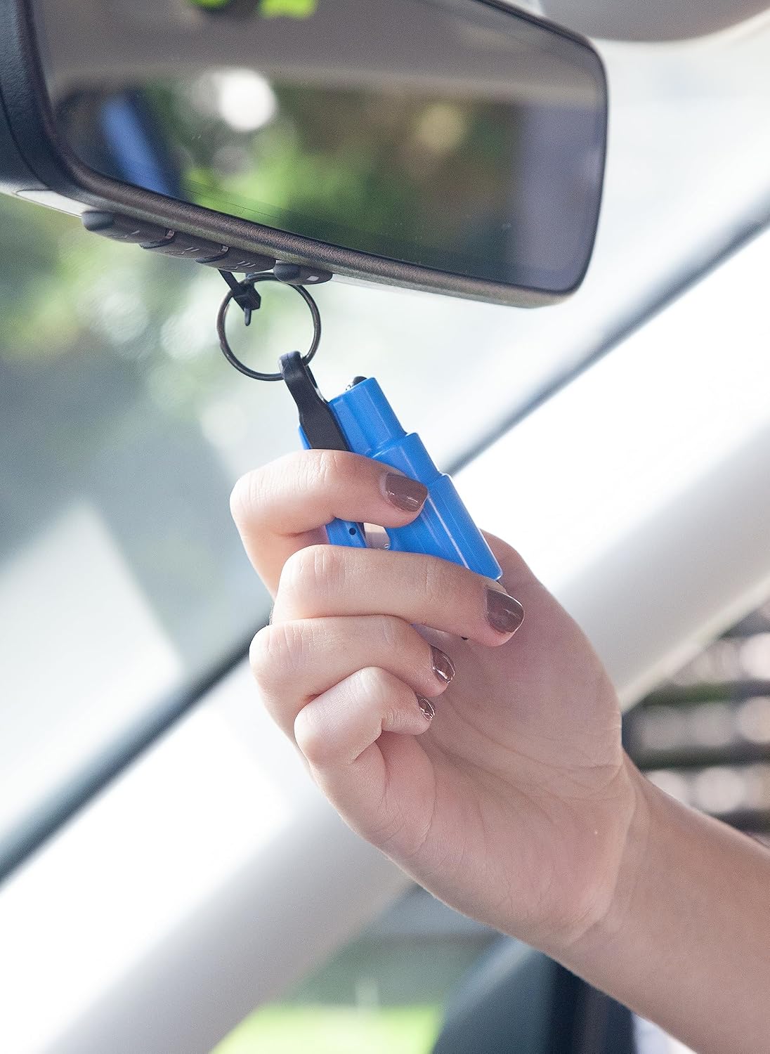 resqme The Original Emergency Keychain Car Escape Tool, 2-in-1 Seatbelt Cutter and Window Breaker, Made in USA, Yellow - Compact Emergency Hammer
