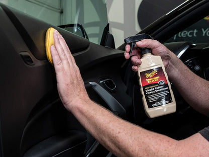 Meguiar's M40 Mirror Glaze Vinyl and Rubber Cleaner and Conditioner M4016, Screens Out UV Rays and Leaves Behind a Natural Sheen, Comes in a Convenient Spray Bottle, 16 Oz