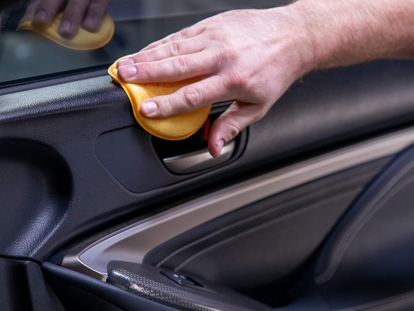 Meguiar's Ultimate Protectant, Exterior & Car Interior Protectant with UV Clear Coat Technology, Non-Greasy Formula for Shining and Protecting Vinyl, Rubber, and Plastic, 15.2 Oz Spray Bottle
