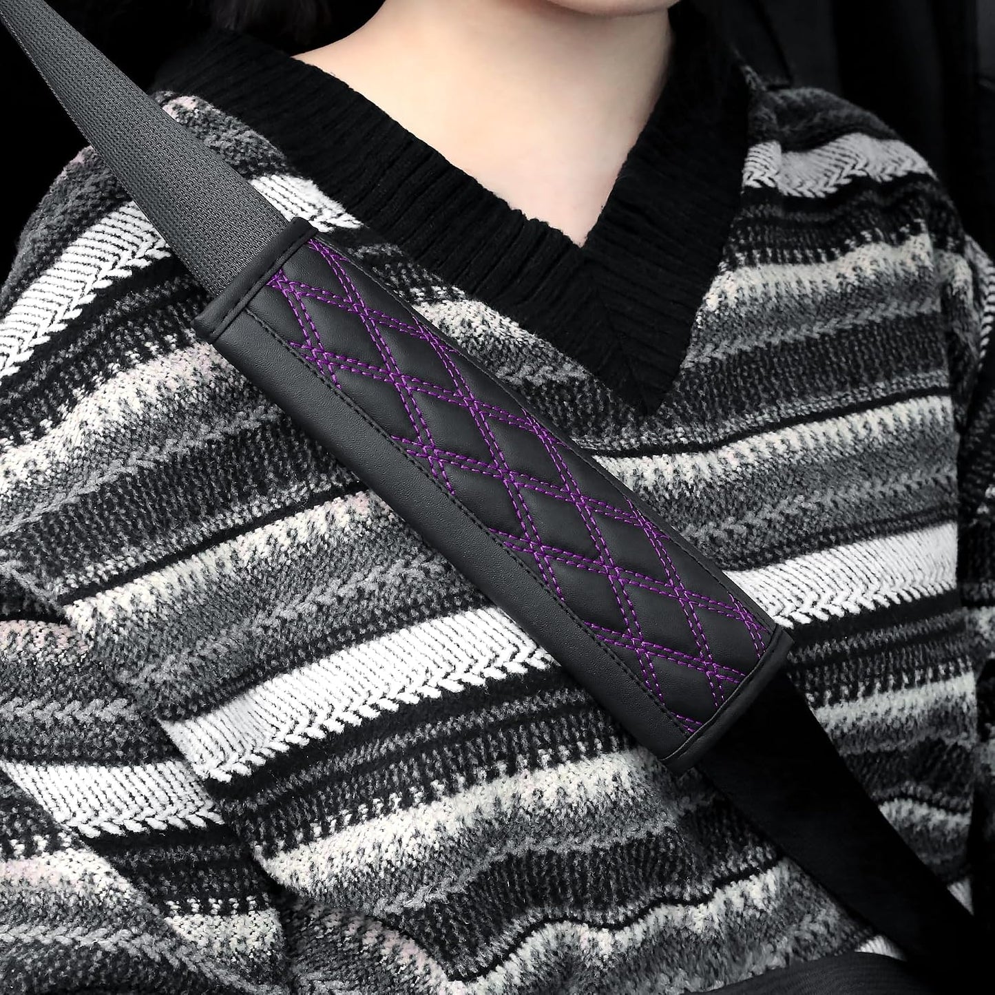 2PCS Car Seat Belt Cover Pads,Leather Seatbelt Covers Protect Shoulder and Neck Car Accessories Interior,Universal Car Seat Strap Pads Car Decorations for Most Cars Trucks (Black/Red)
