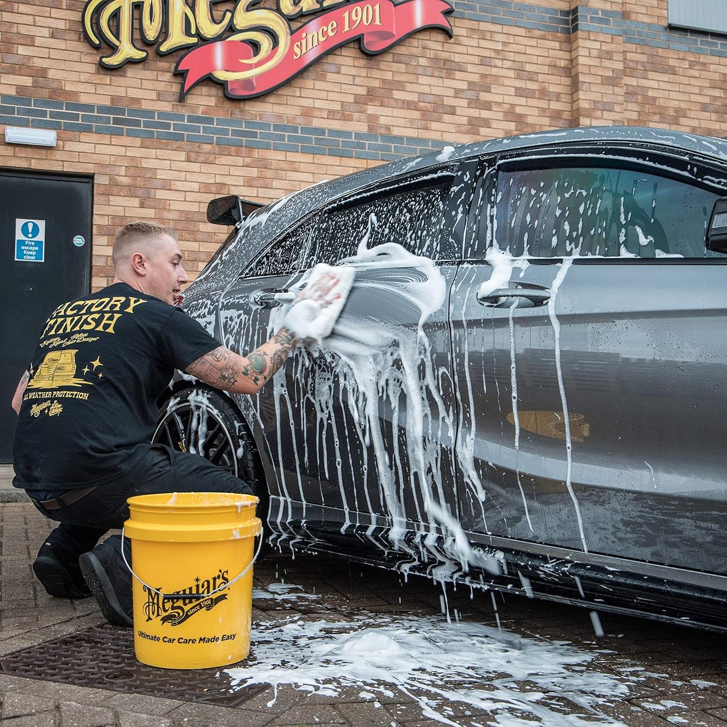 Meguiar's Yellow Bucket, Car Wash Bucket for Water and Suds - 3.5 Gallon
