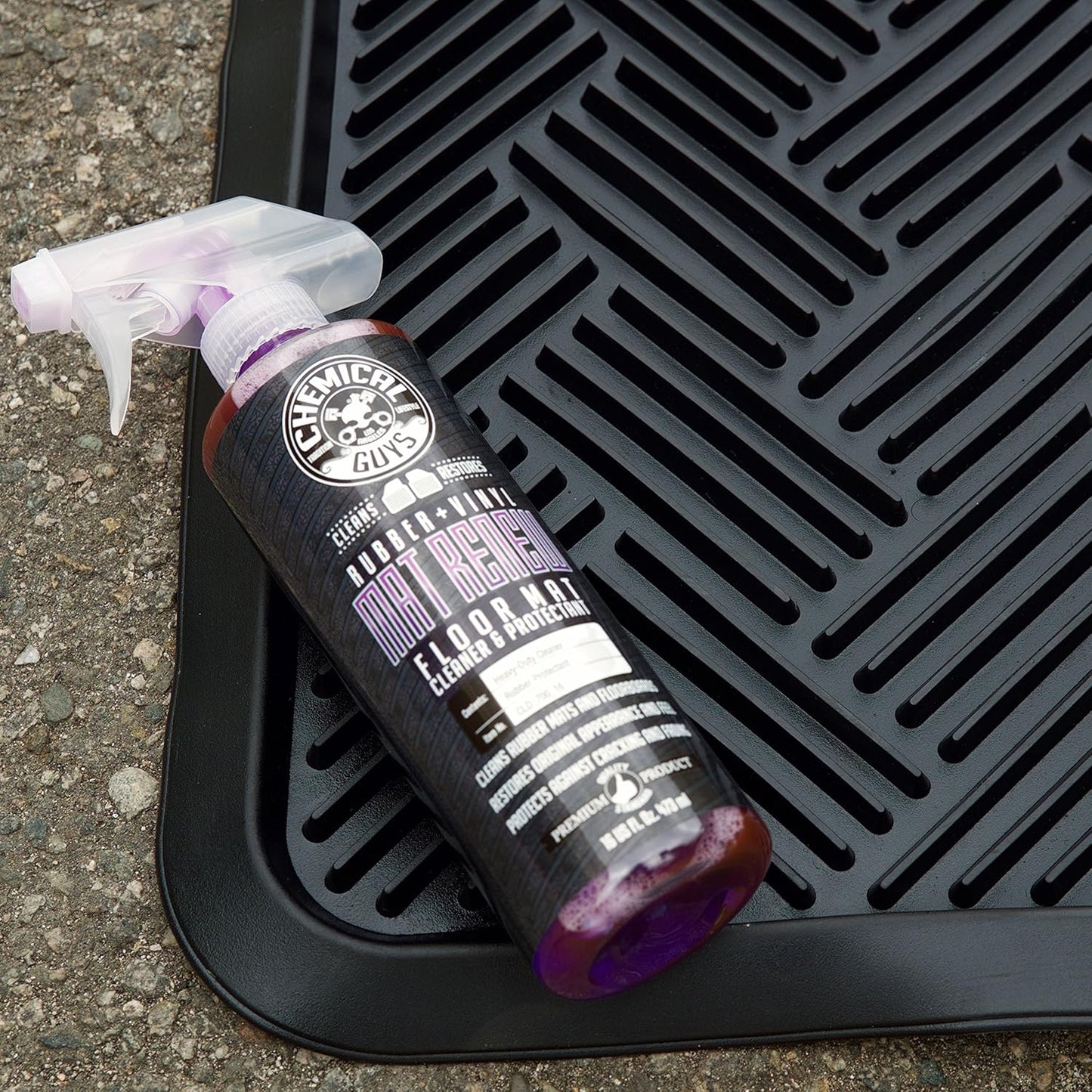 Chemical Guys Mat Renew Rubber and Vinyl Car Floor Mat Cleaner & Protectant - Cleans & Restores Rubber Liners, Running Boards, Safe for Cars, Trucks, SUVs, and More - 16 oz